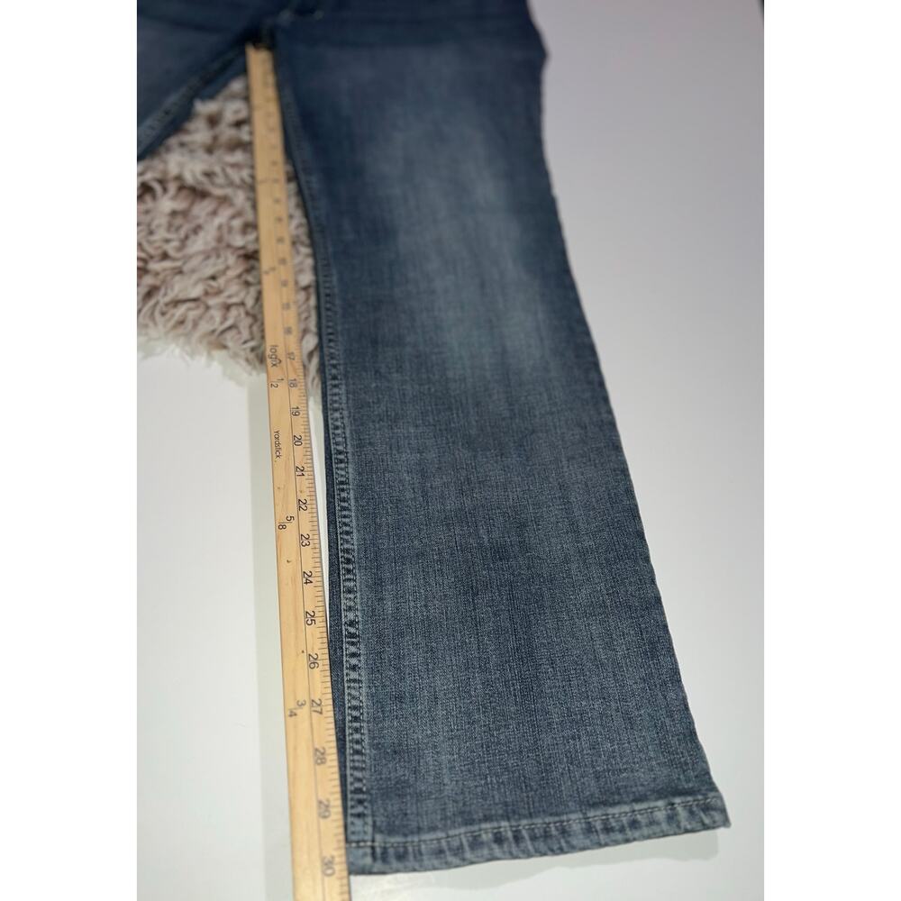 Wrangler women’s straight leg blue jeans - Picture 8 of 14
